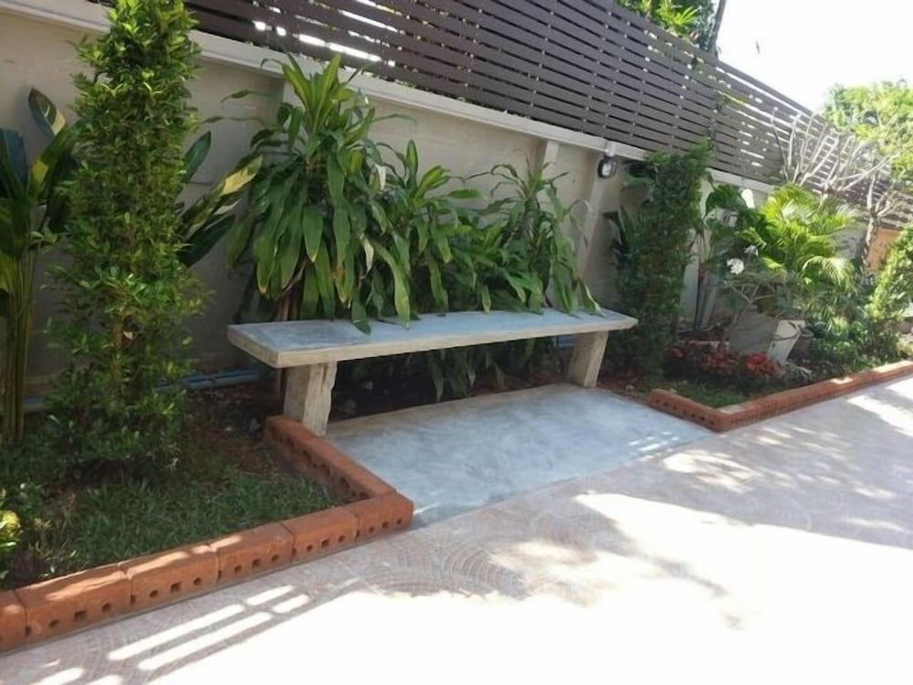 Waen Petch Place 50/55