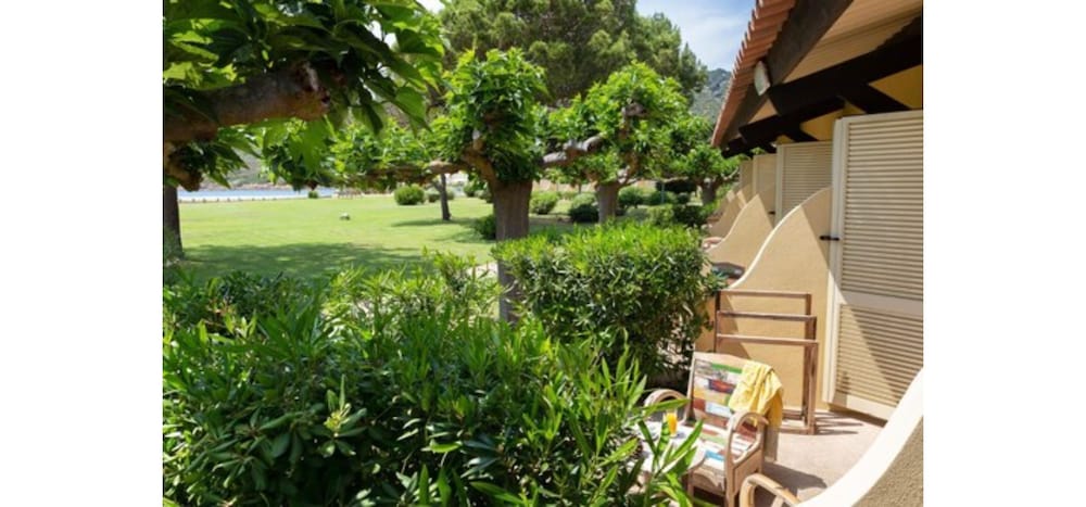 Marina Di Lava Hotel 6/60