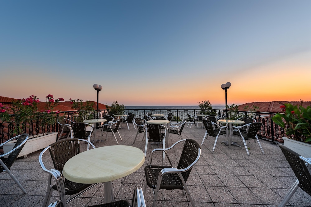 Porto Iliessa by GHH 33/43
