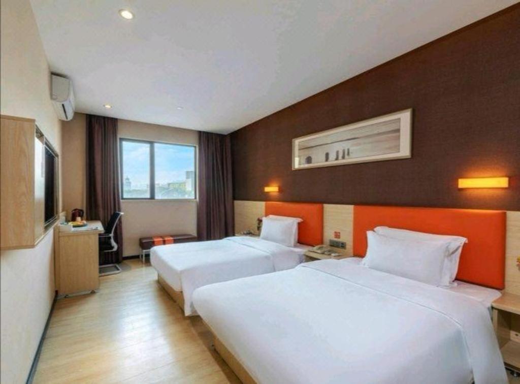 7 Days Premium (Shenzhen Dalang Commercial Center) 21/44