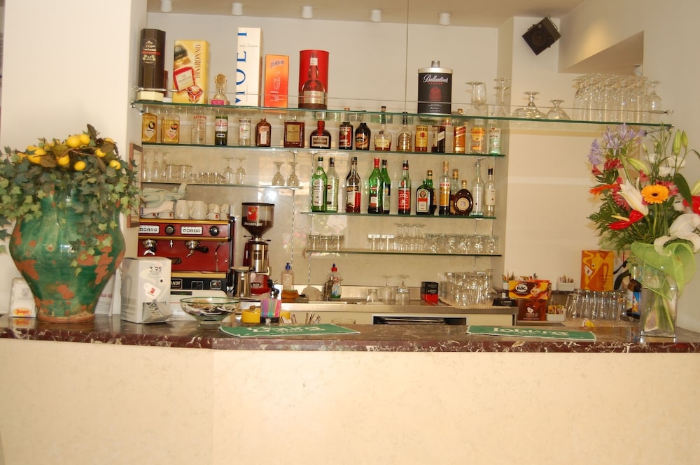 Hotel Romeo 44/47
