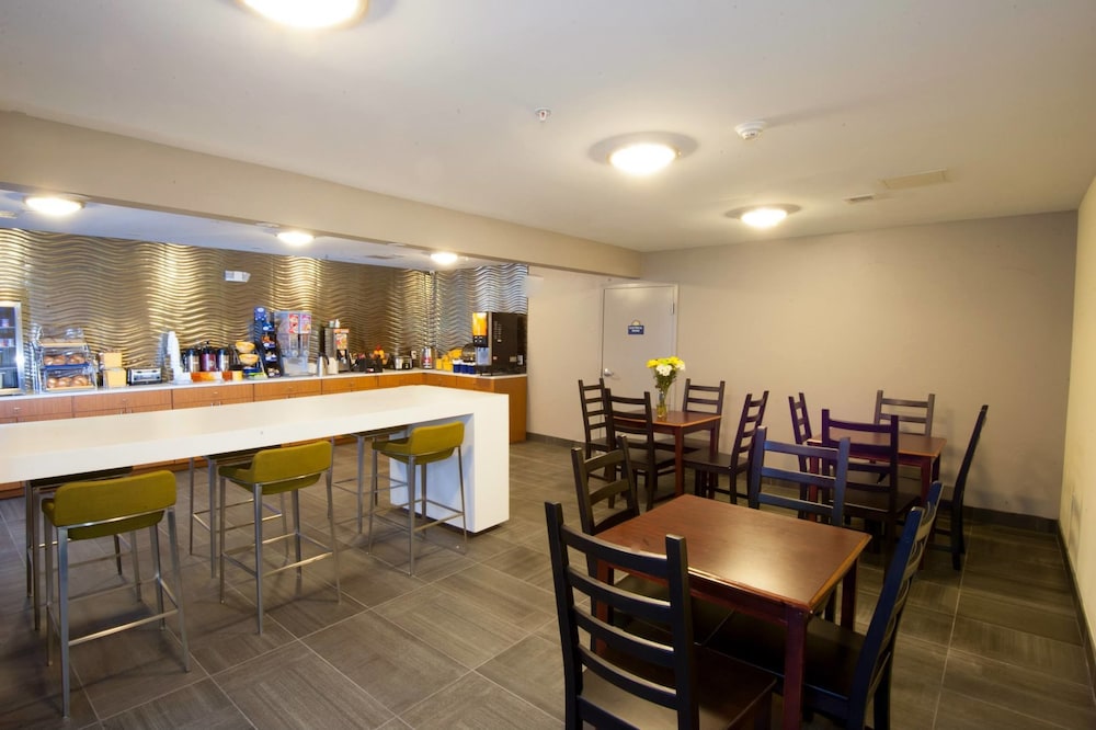 Arya Inn & Suites Farmers Branch 16/19