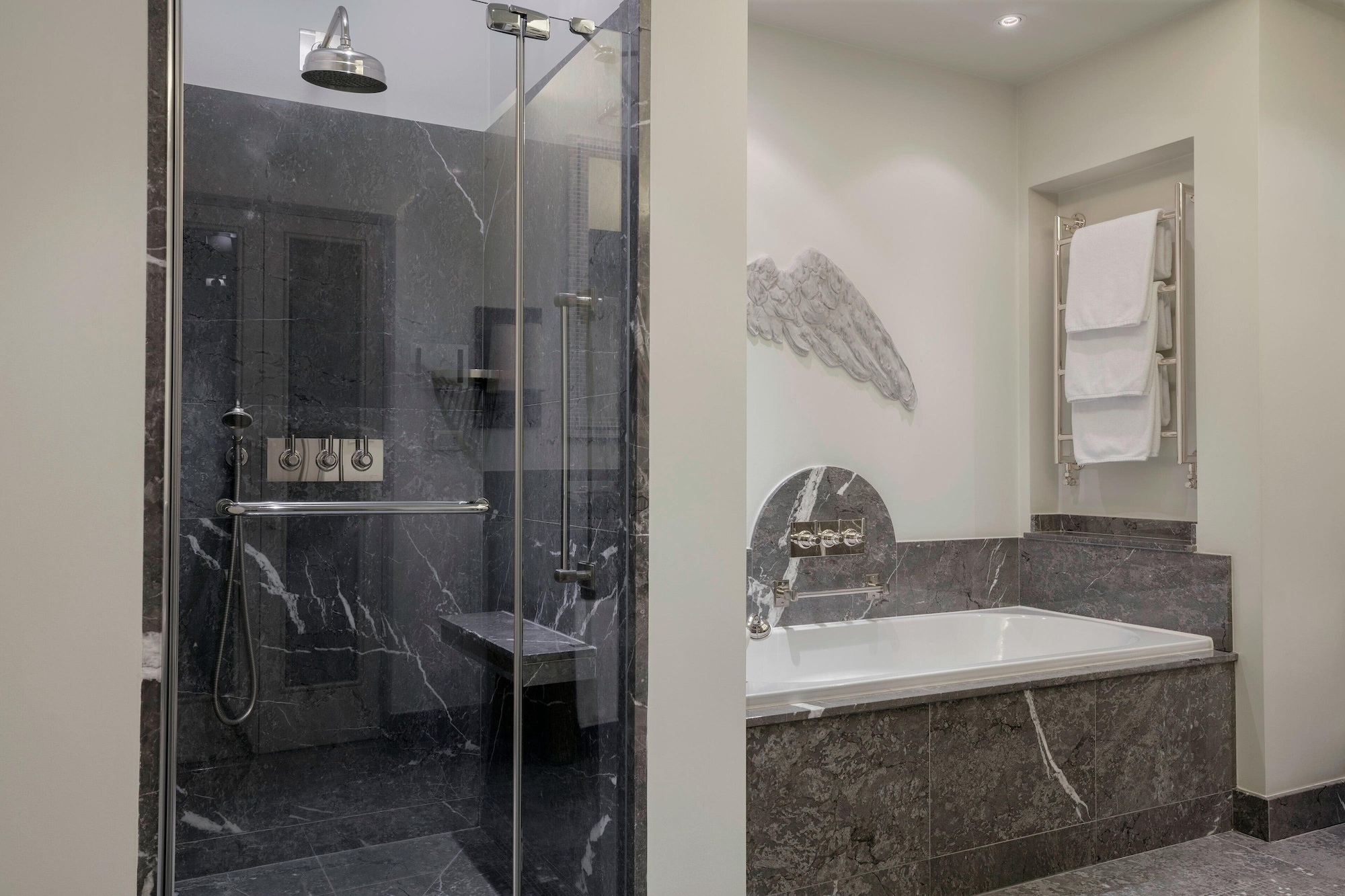 جناح جونيور بسرير كينج، Augustine Hotel Prague 8/8