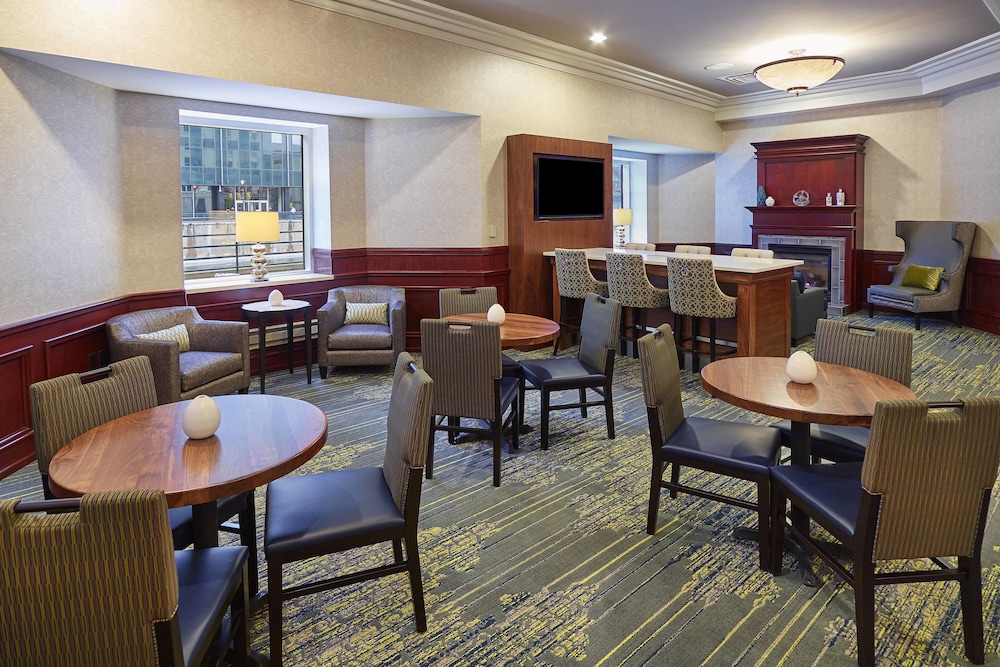 Residence Inn Milwaukee Downtown by Marriott 47/54