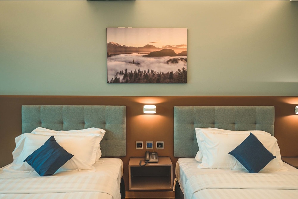 Henia Hotel 26/45