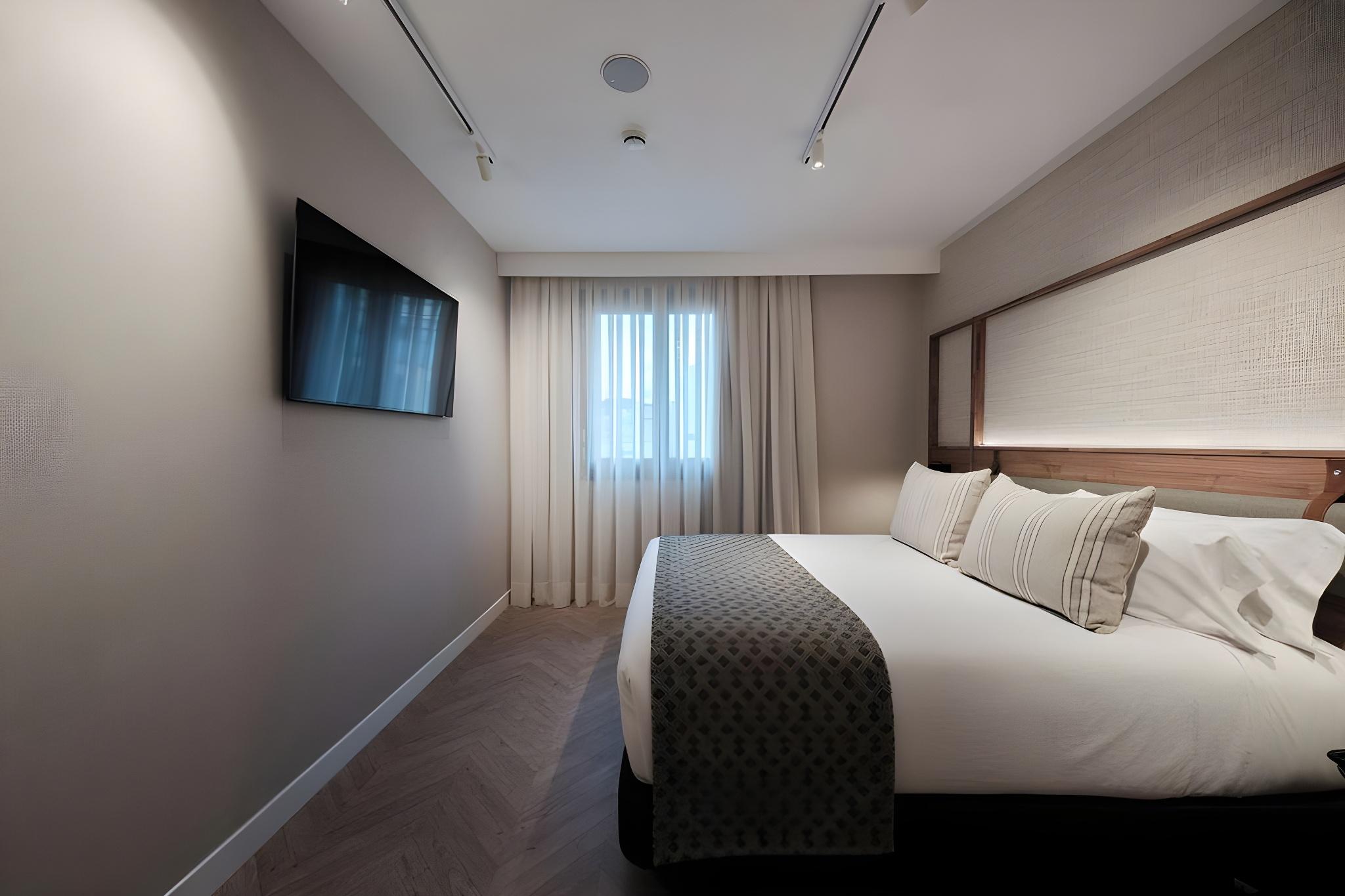 Premium, Superior, Single, King Bed