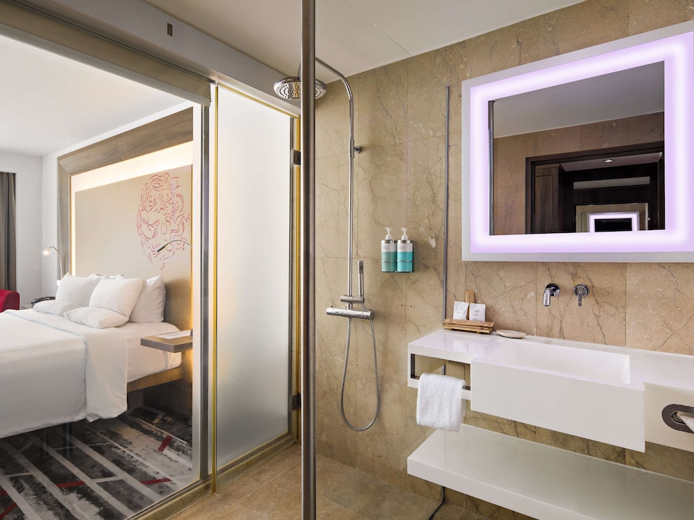 Premier, Twin Beds, Executive Level، Novotel Jakarta Gajah Mada 7/8