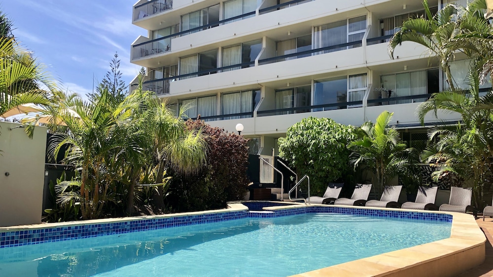 HI HO BEACH APARTMENTS 1/69