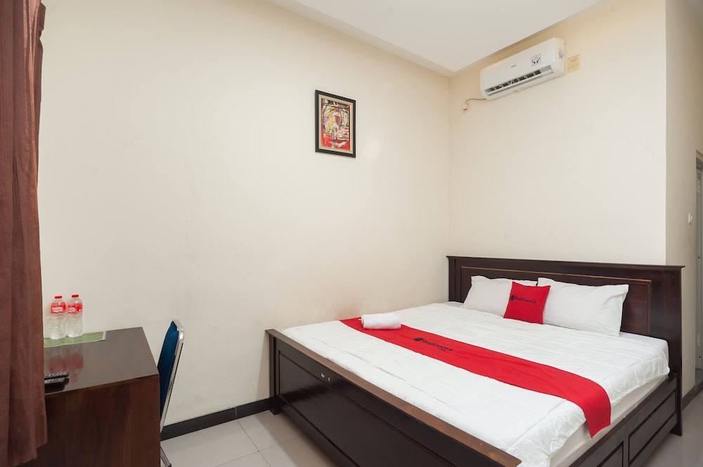 Reddoorz Plus Near Universitas Indonesia 9/50