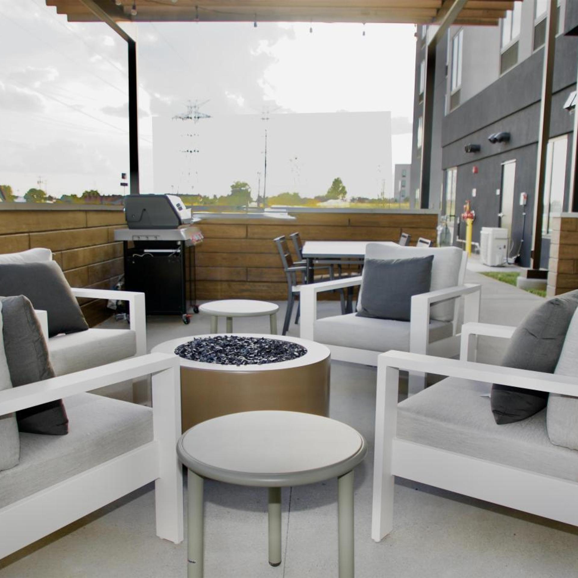 LivSmart Studios by Hilton Clarksville 27/36