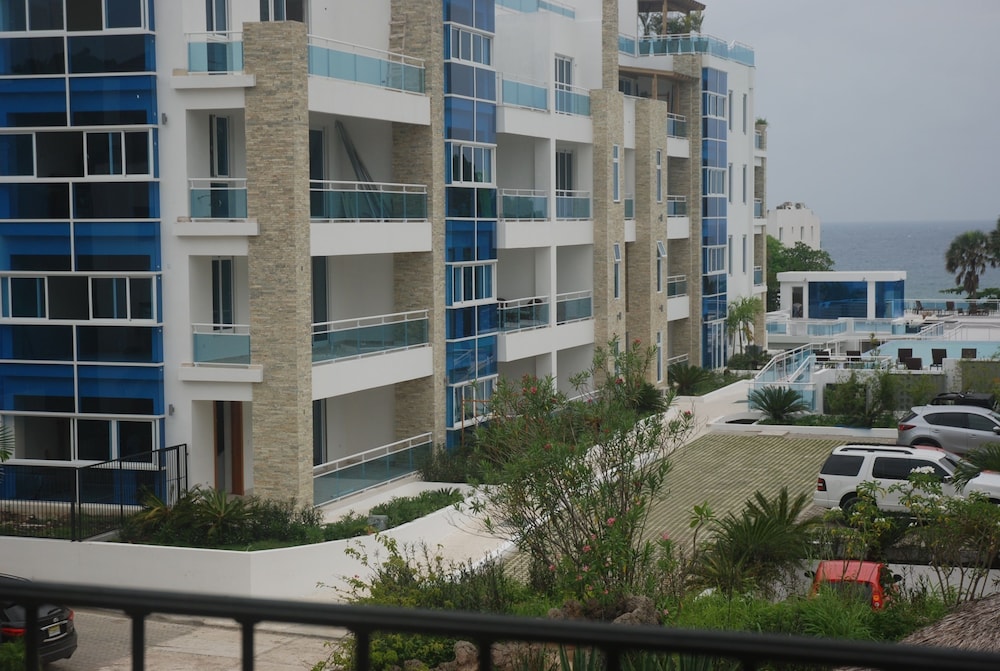 E And J Beach Condos 1/35
