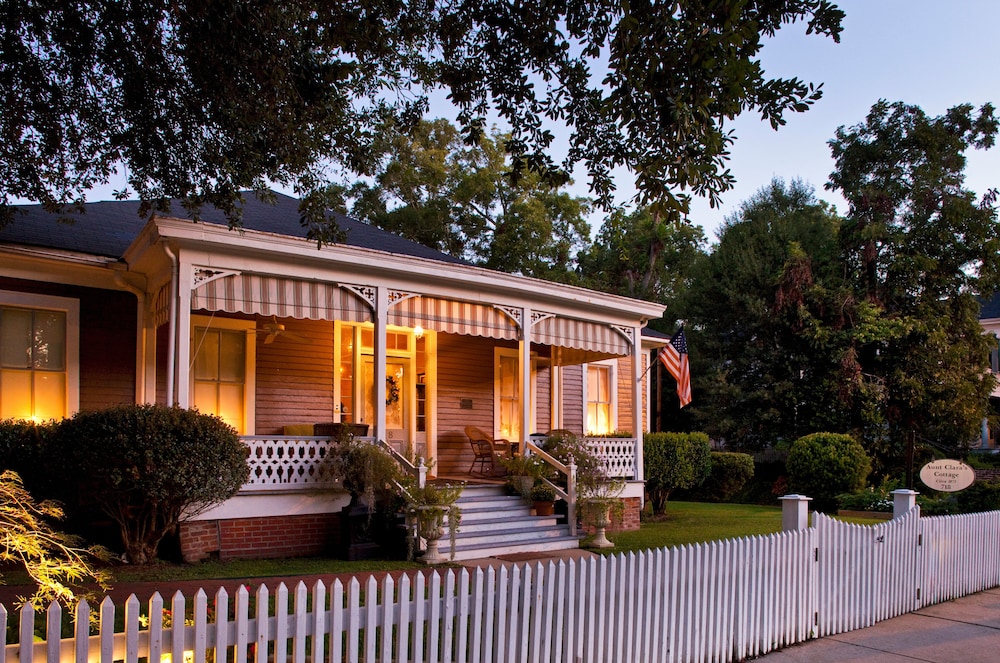 Devereaux Shields House 5/62