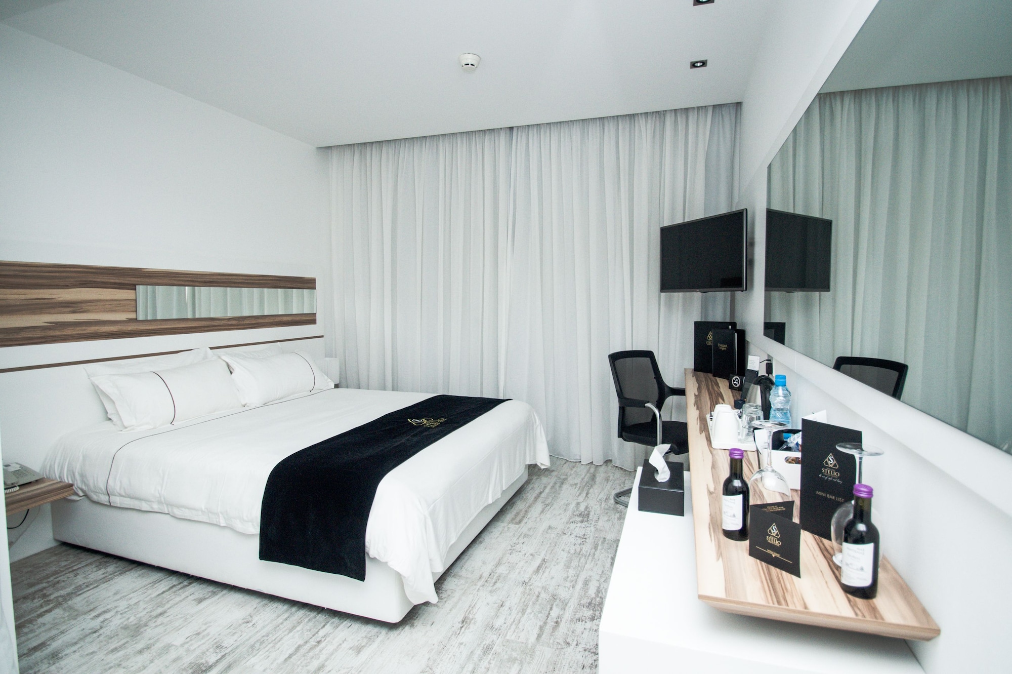 Classic, Double Bed, City View, Balcony