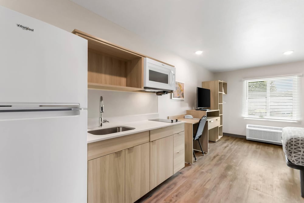 WoodSpring Suites Fort Walton Beach - Eglin AFB 11/60