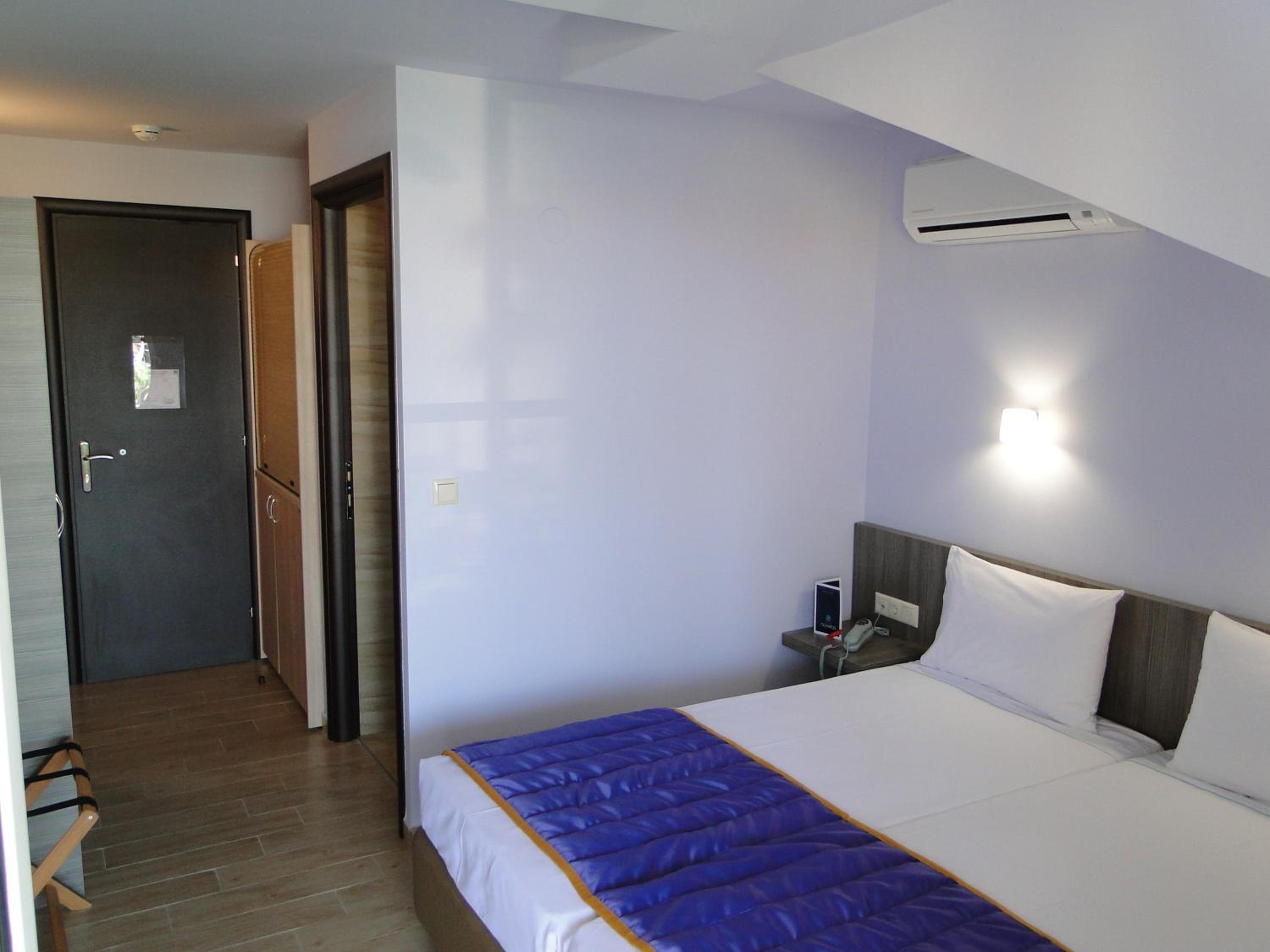 Room, Twin Beds