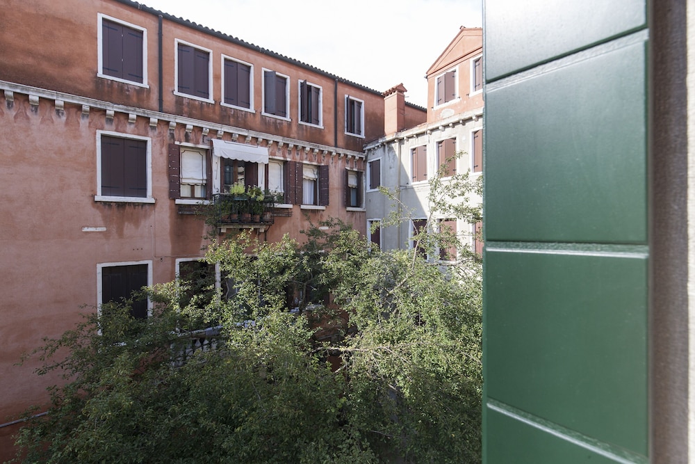 Casa Del Melograno 62/71