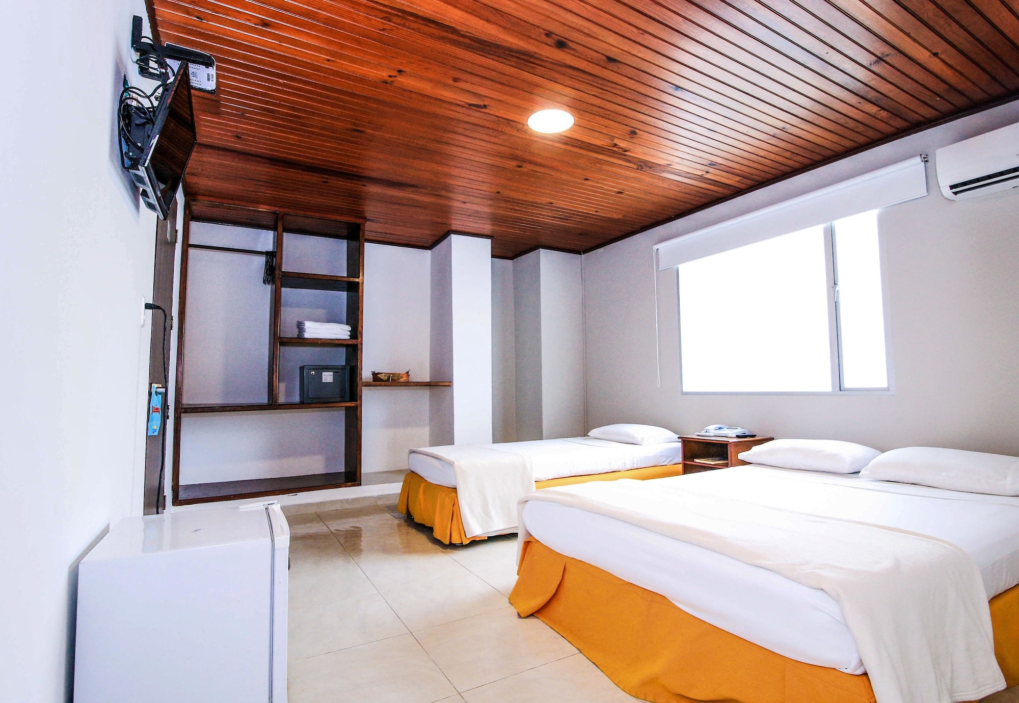 غرفة عائلية ثلاثية بسرير مزدوج وسرير فردي، Hotel Portobelo Boulevard 5/10