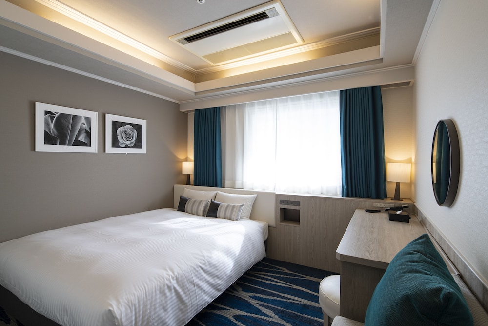 ROOM, DOUBLE BED