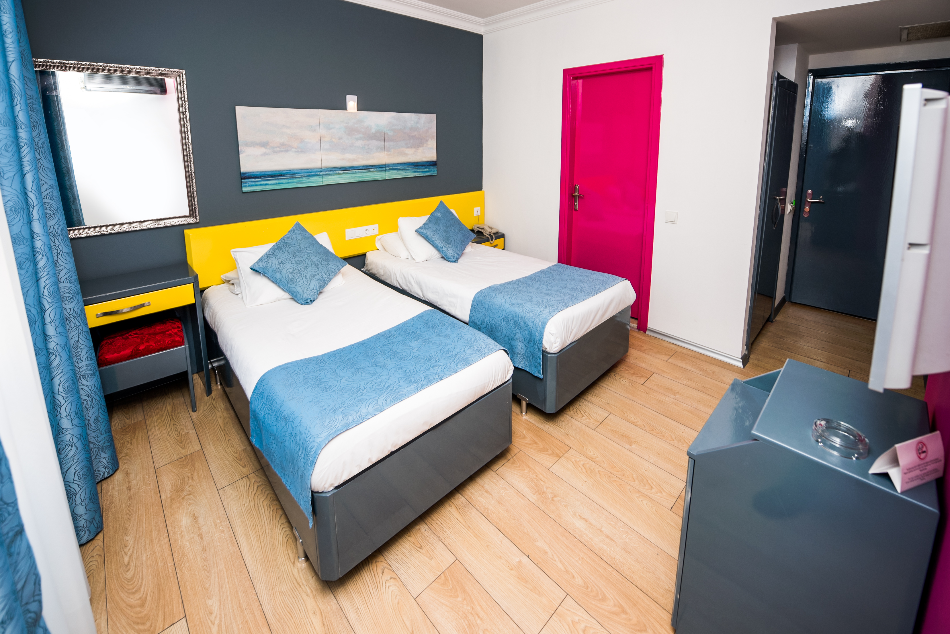 Room, Twin Beds, Land View