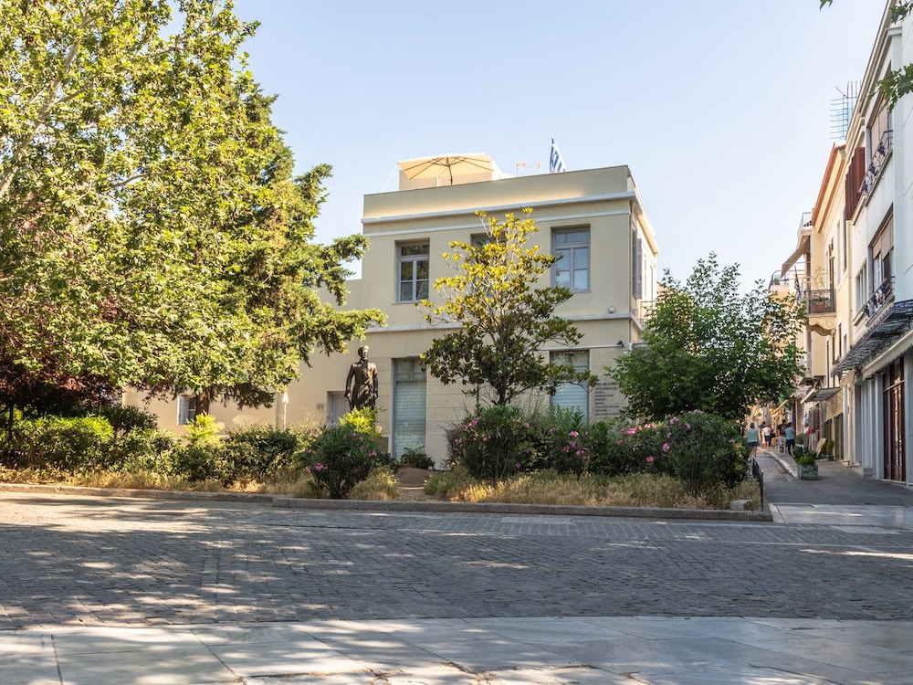 Kyria Boutique House 6/50