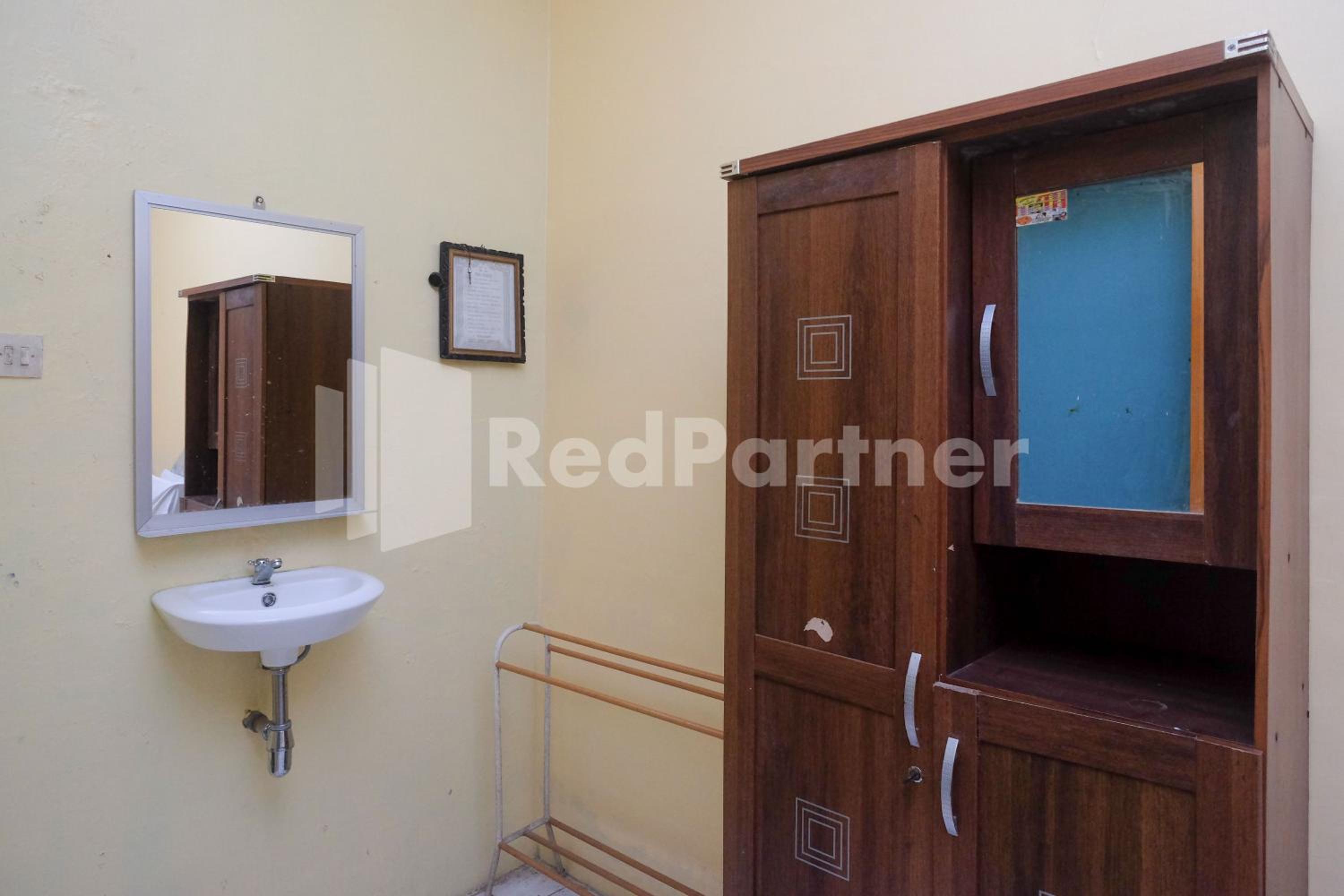 OYO 3206 Hotel Sido Langgeng 49/50