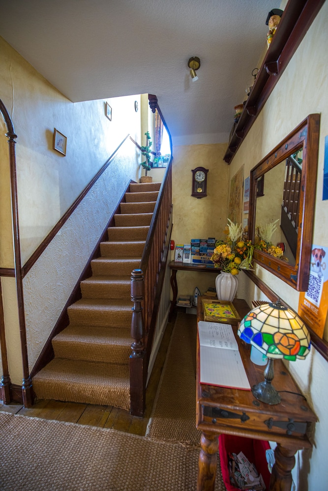 The Cottage 4/49