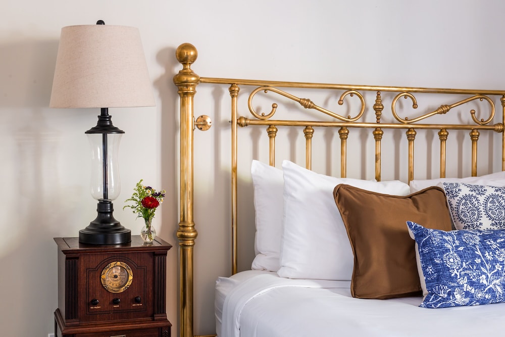 Garden Street Inn 25/50