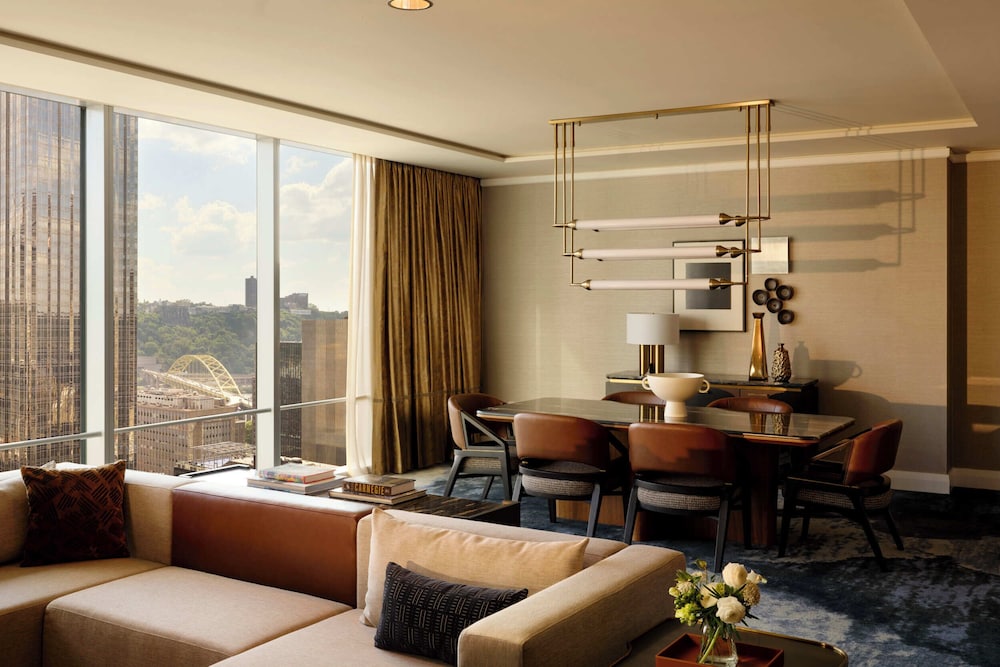 Fairmont Pittsburgh 52/75