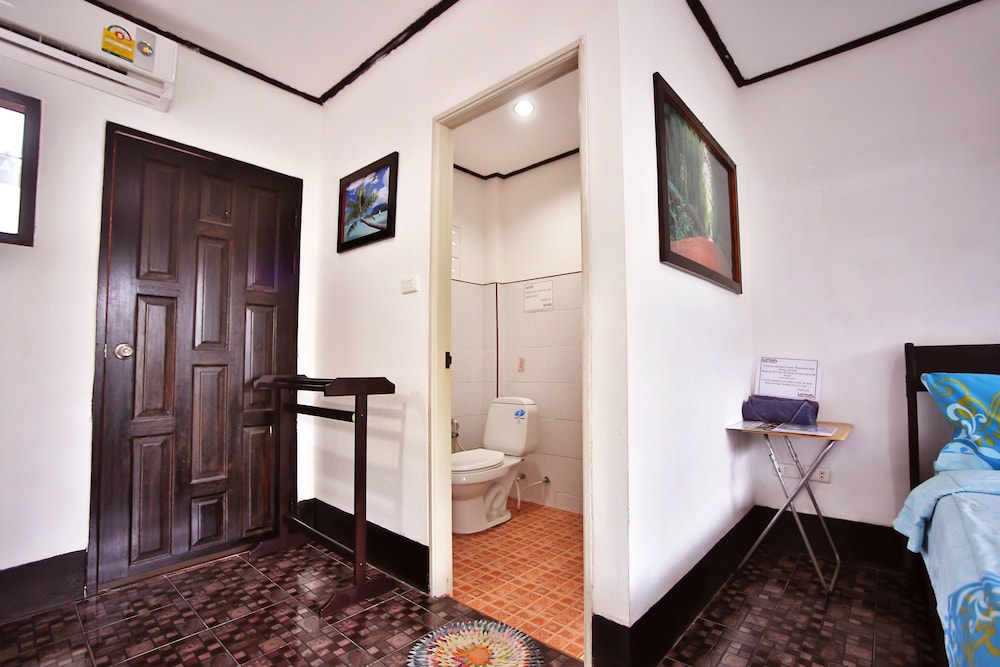 Lotus Hotel 50/50