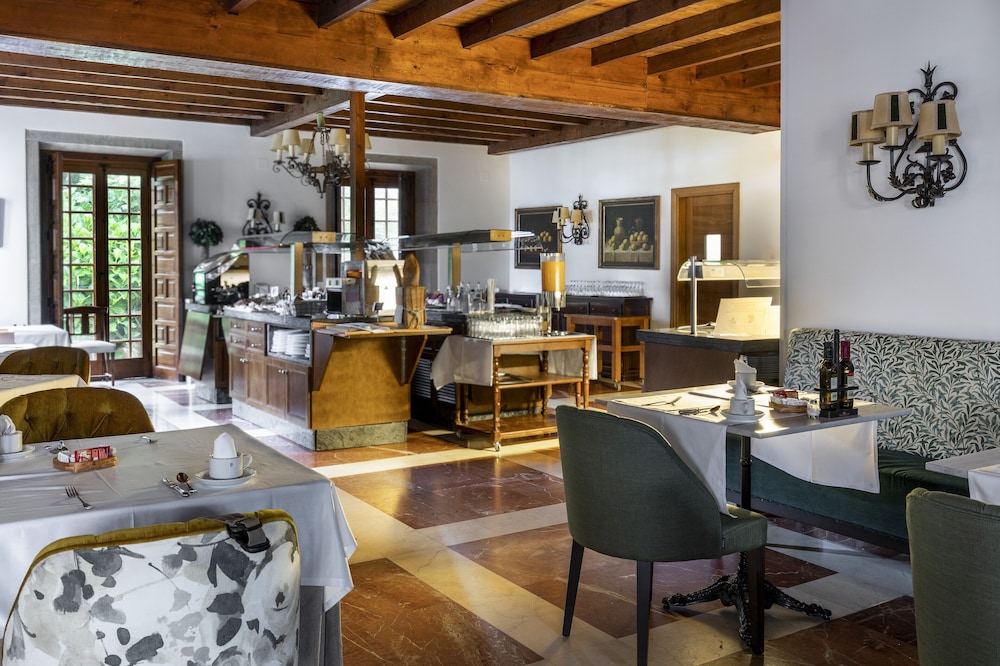 PARADOR DE CAMBADOS 31/50