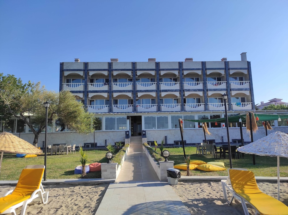 Cunda Basel Hotel 37/47