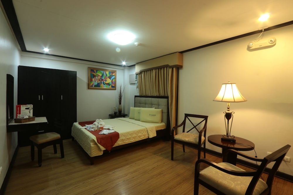 D'leonor Hotel 33/73