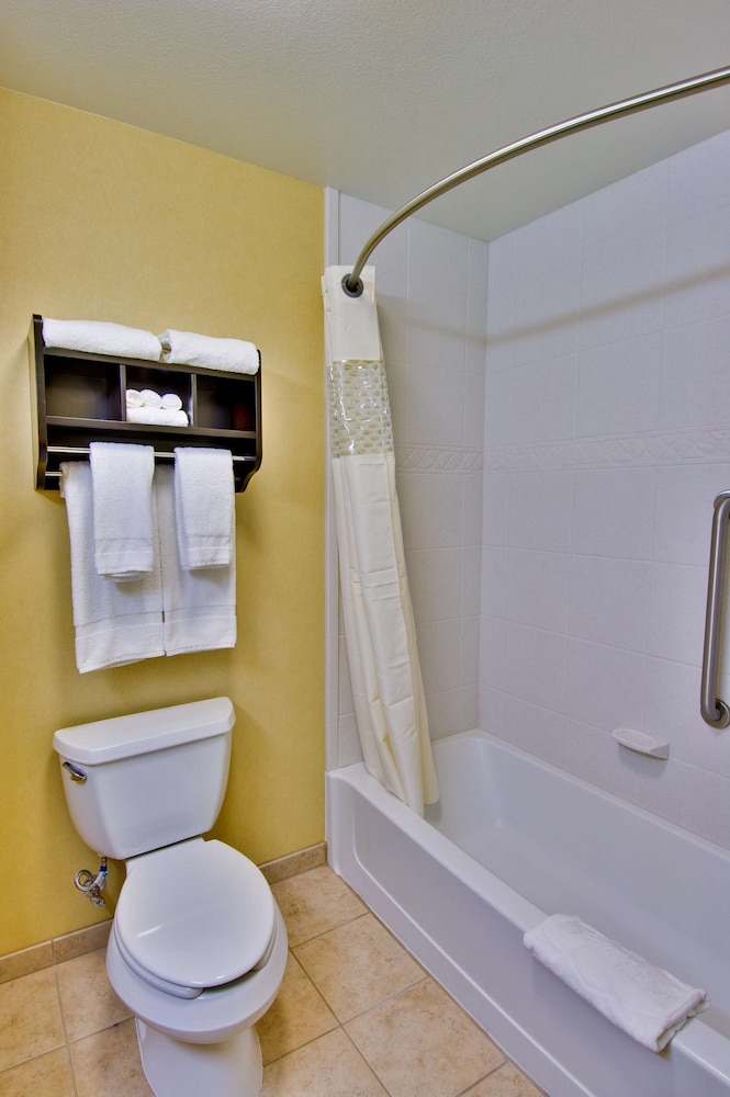 Hampton Inn And Suites Moreno Valley 18/63