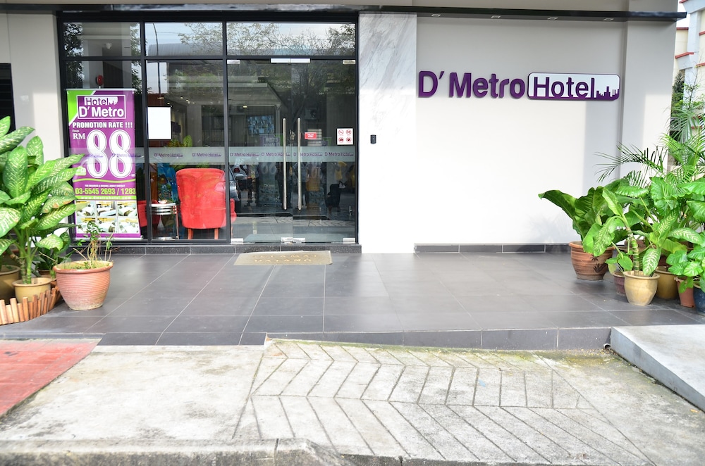 D'metro Hotel 7/61