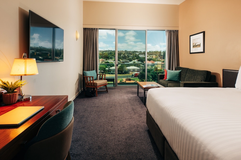 The Port Lincoln Hotel 13/50