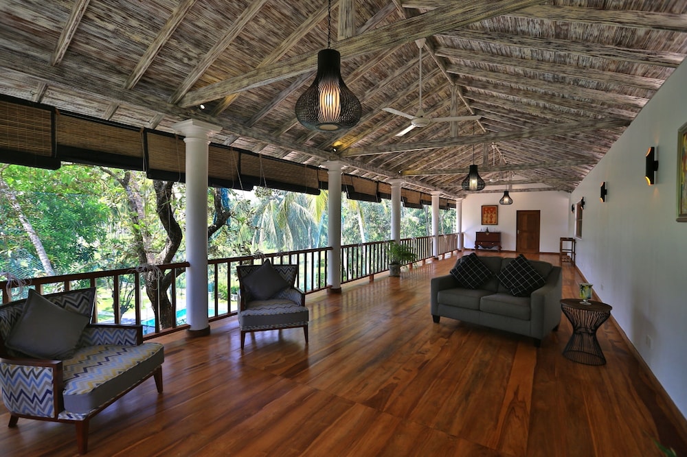 Amara Villa 24/47