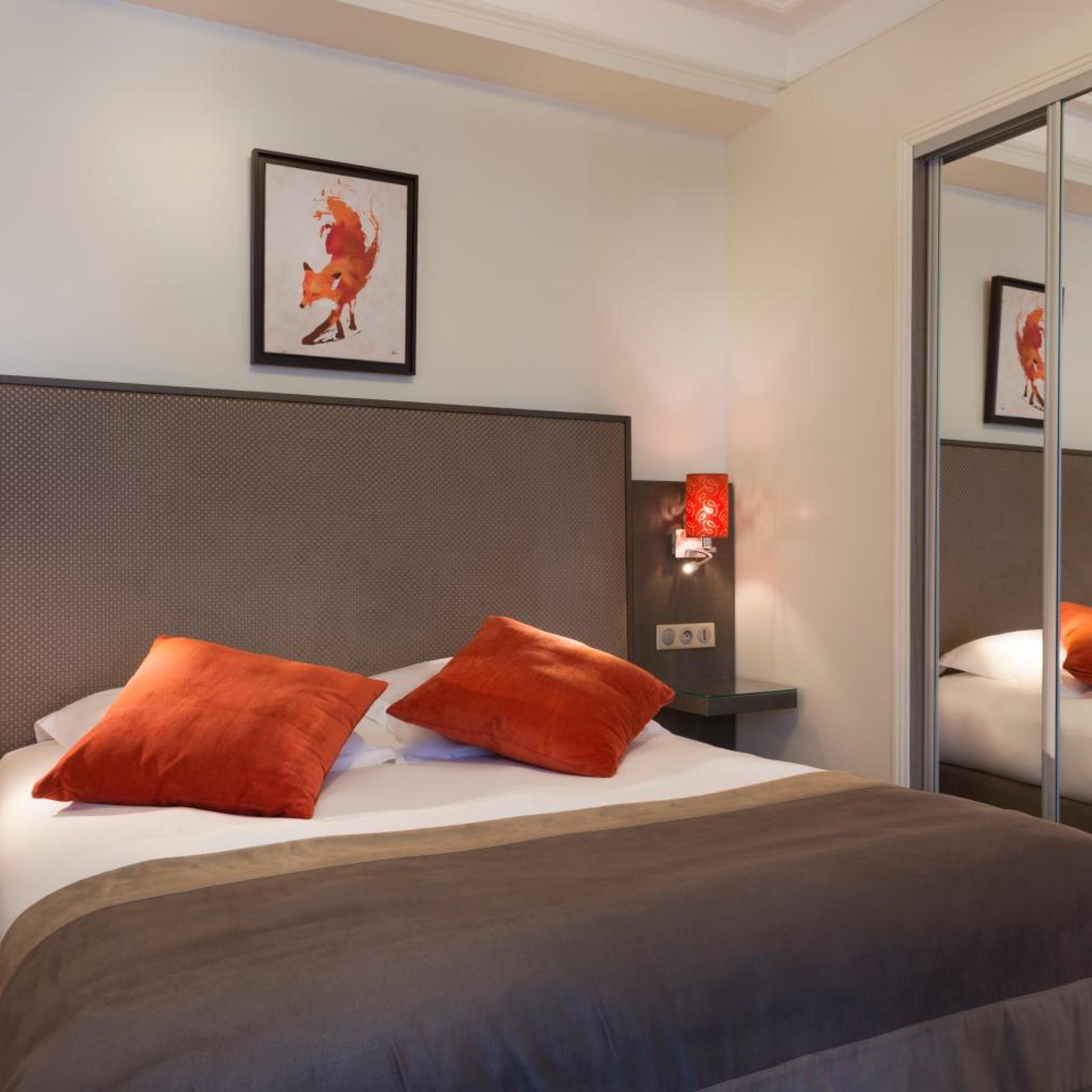 غرفة كلاسيكية بسرير كينج، Hotel La Regence Etoile 3/7