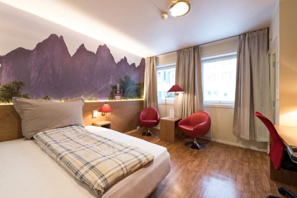 Senja hotel 4/29