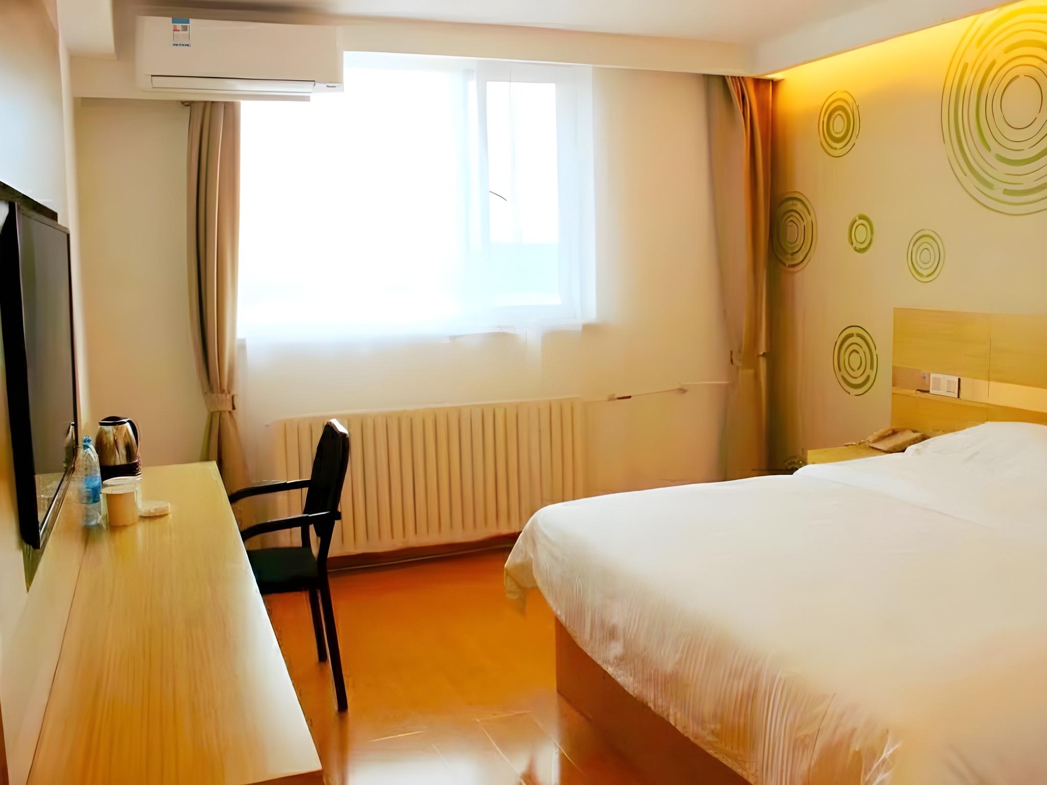 SUPERIOR, QUEEN BED