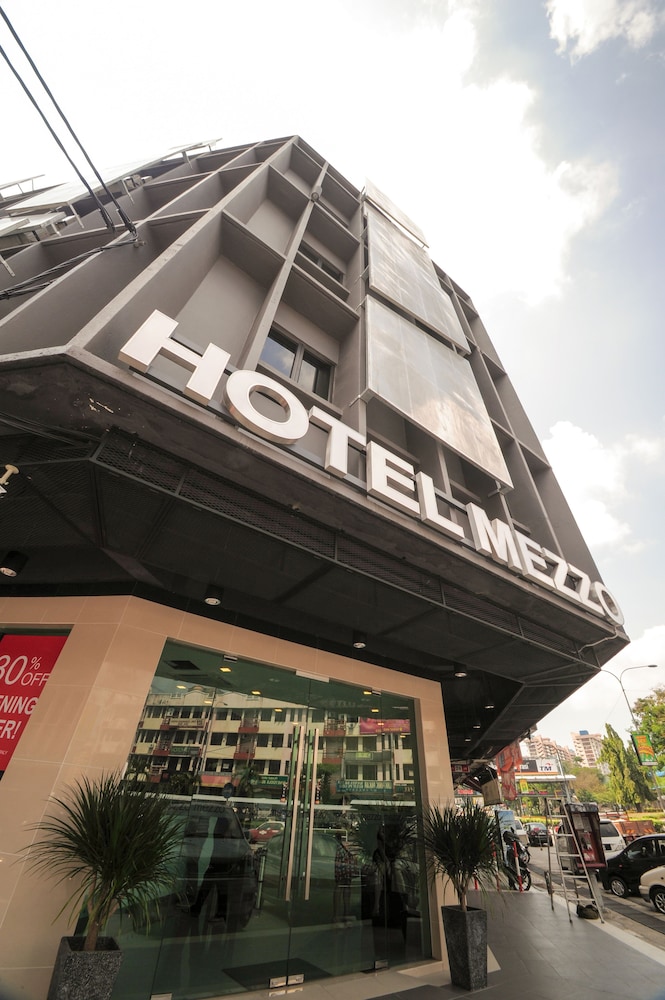 Hotel Mezzo 4/63