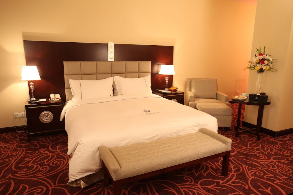 Dhaka Regency Hotel and Resort 11/64