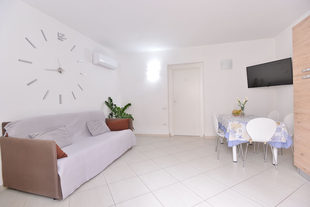 Izzhome Pula Mille Apartment 9/12