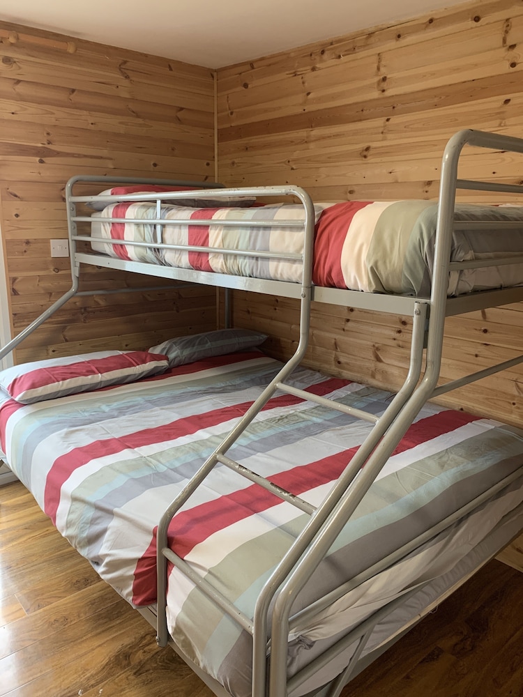 1 Loch Ness Hostel 23/45