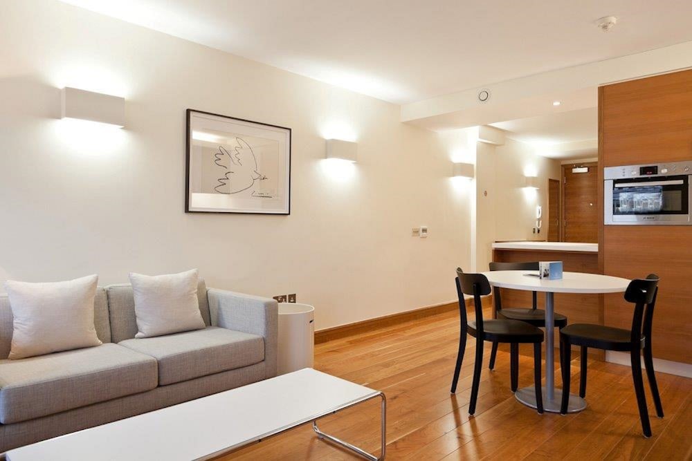 Blueprint Living 66 Turnmill Street 32/46
