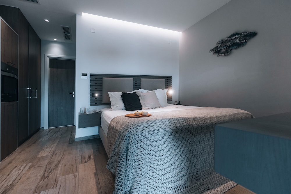 Seascape Luxury Residences - Adults Only 12/71