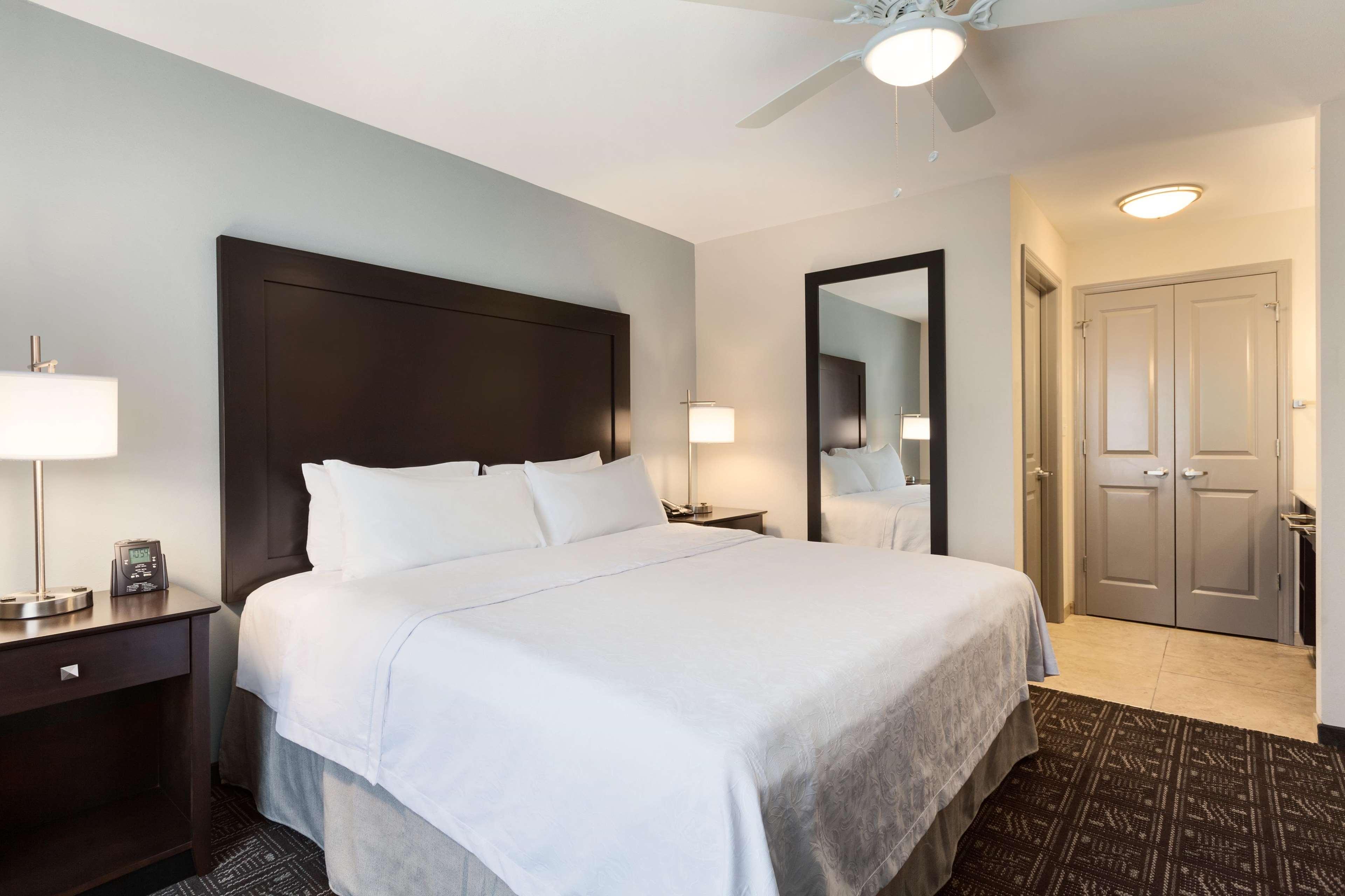 STUDIO, SUITE, KING BED, ACCESSIBLE