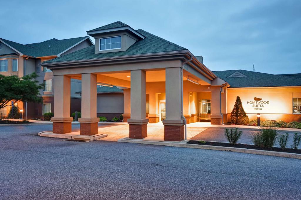 1 BEDROOM, SUITE, 2 KING BEDS