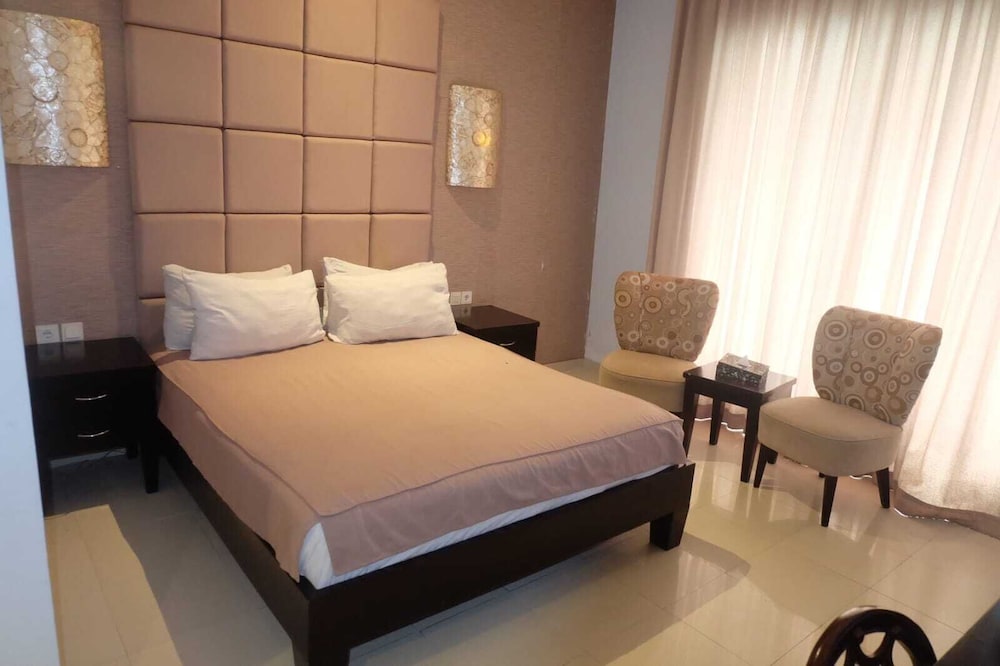 The Radiant Hotel Spa 20/50