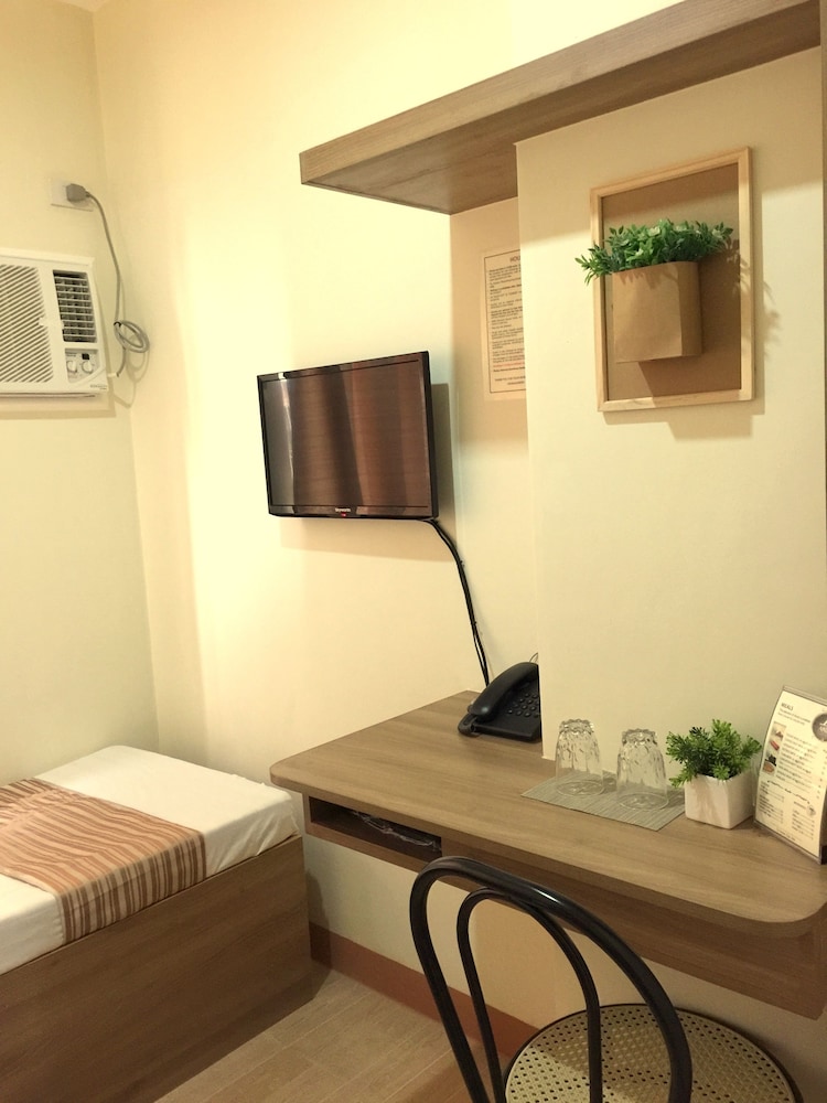 Anri Pension House 37/42