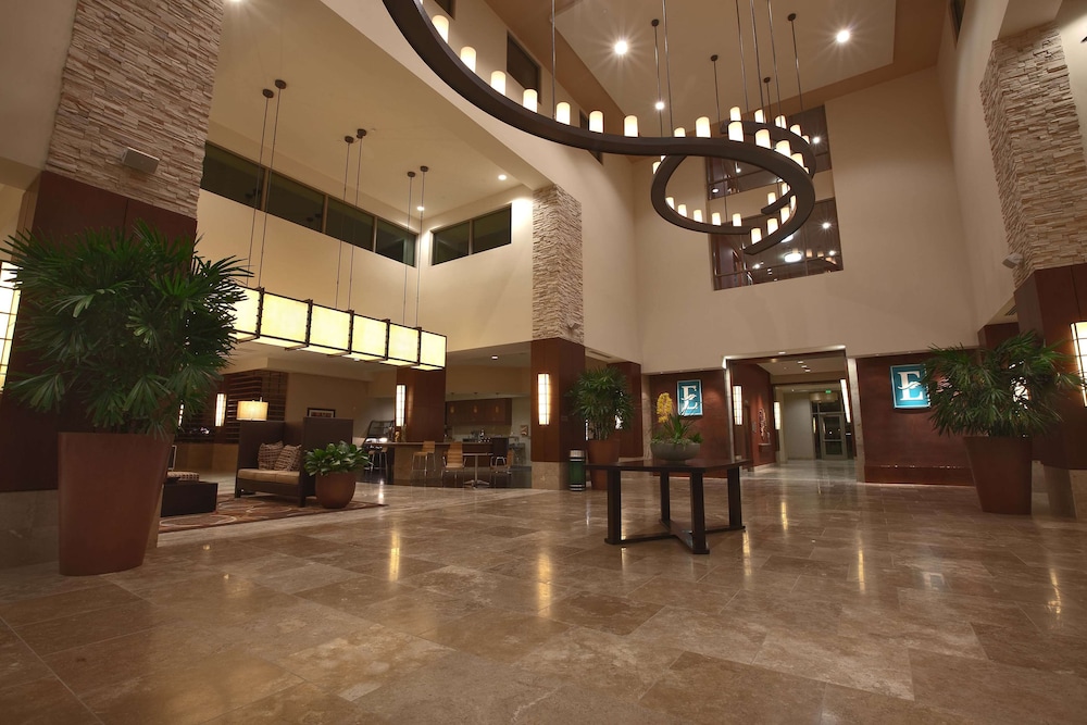 Embassy Suites Palmdale 7/63
